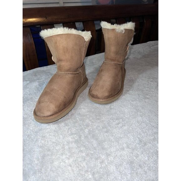 UGG Australia Girl's 5991 Bailey Button Boots Chestnut Size 5 - Picture 5 of 10